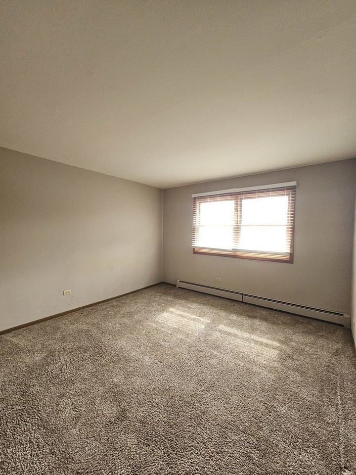 1450 Getzelman Dr #2E - Photo 6 of 8