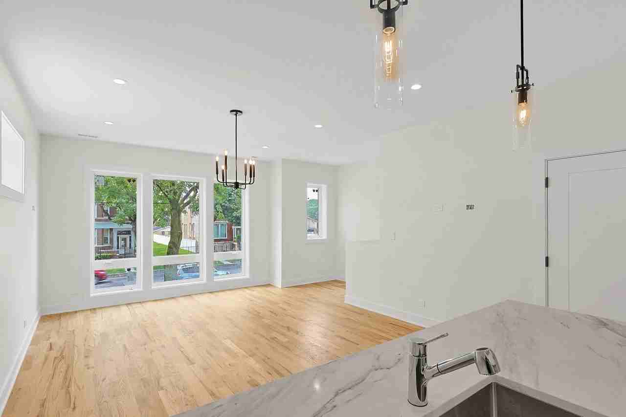 4217 S Indiana Ave #1 - Photo 2 of 15