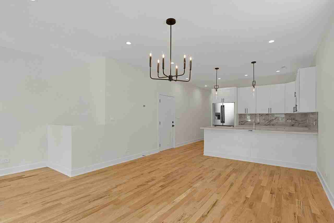 4217 S Indiana Ave #1 - Photo 5 of 15