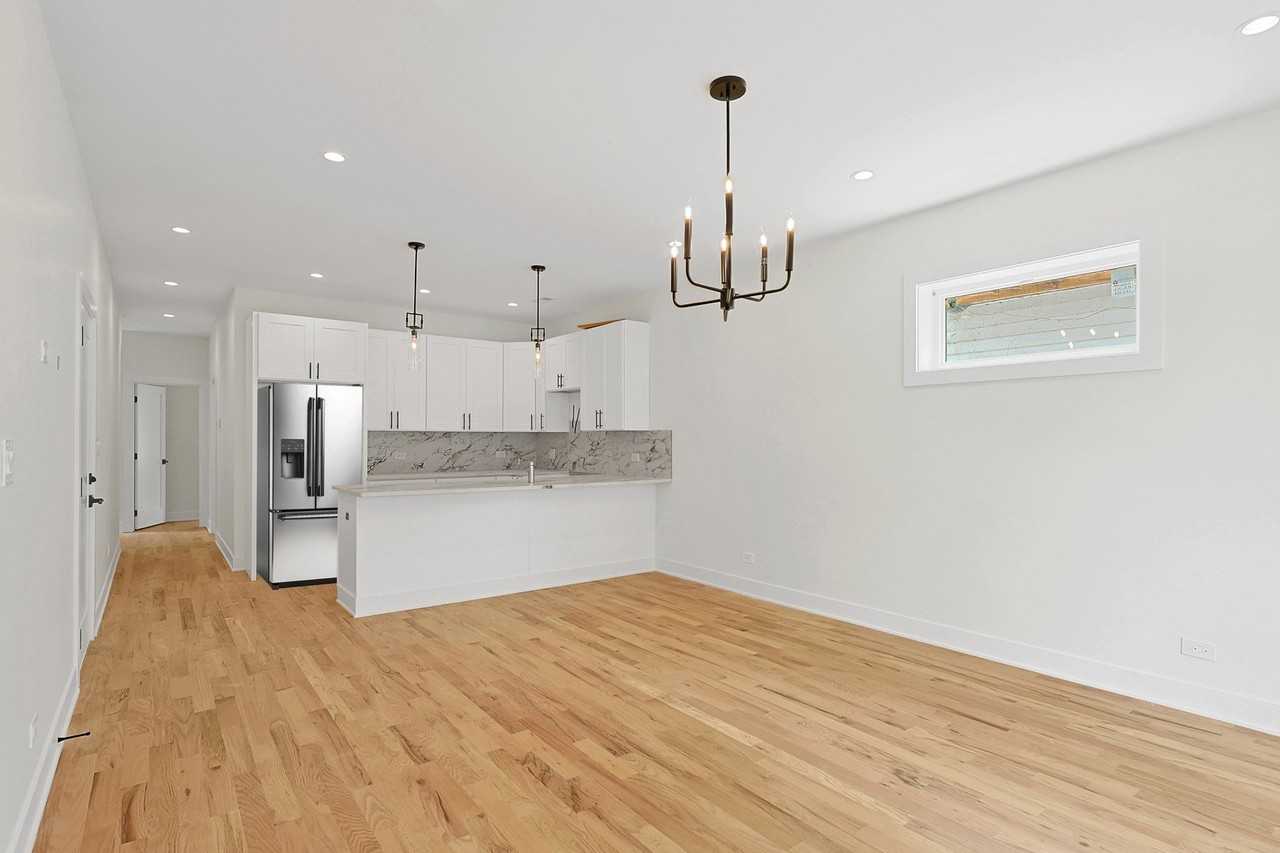 4217 S Indiana Ave #2 - Photo 6 of 15