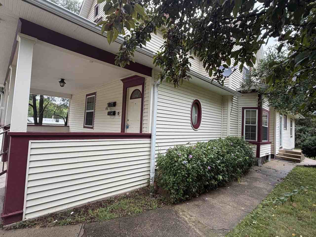 39 Leonard St #1 - Photo 3 of 17