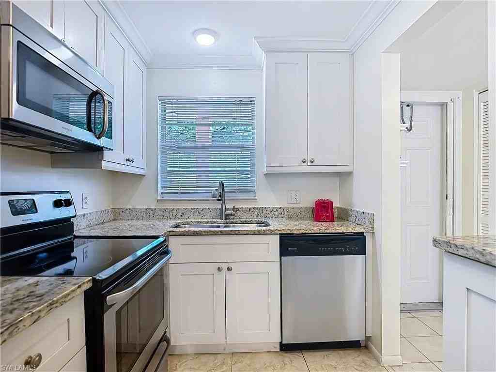 100 Forest Lakes Blvd #109 - Photo 7 of 32