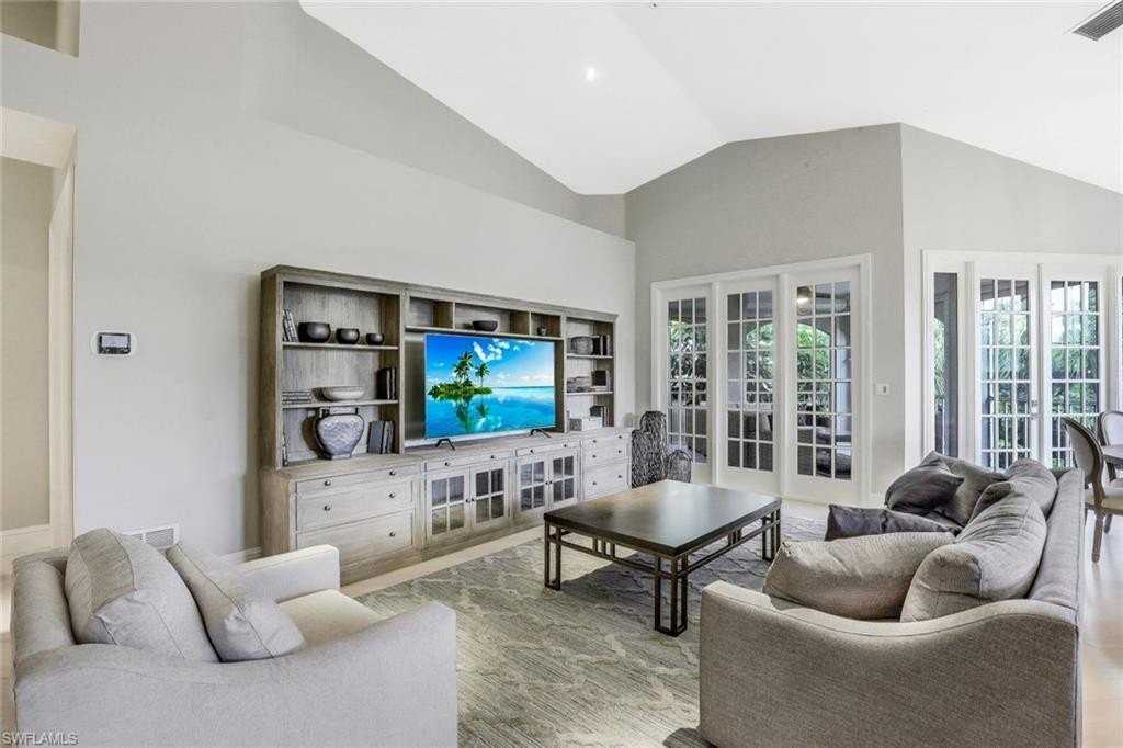 107 Colonade Cir #103 - Photo 4 of 26
