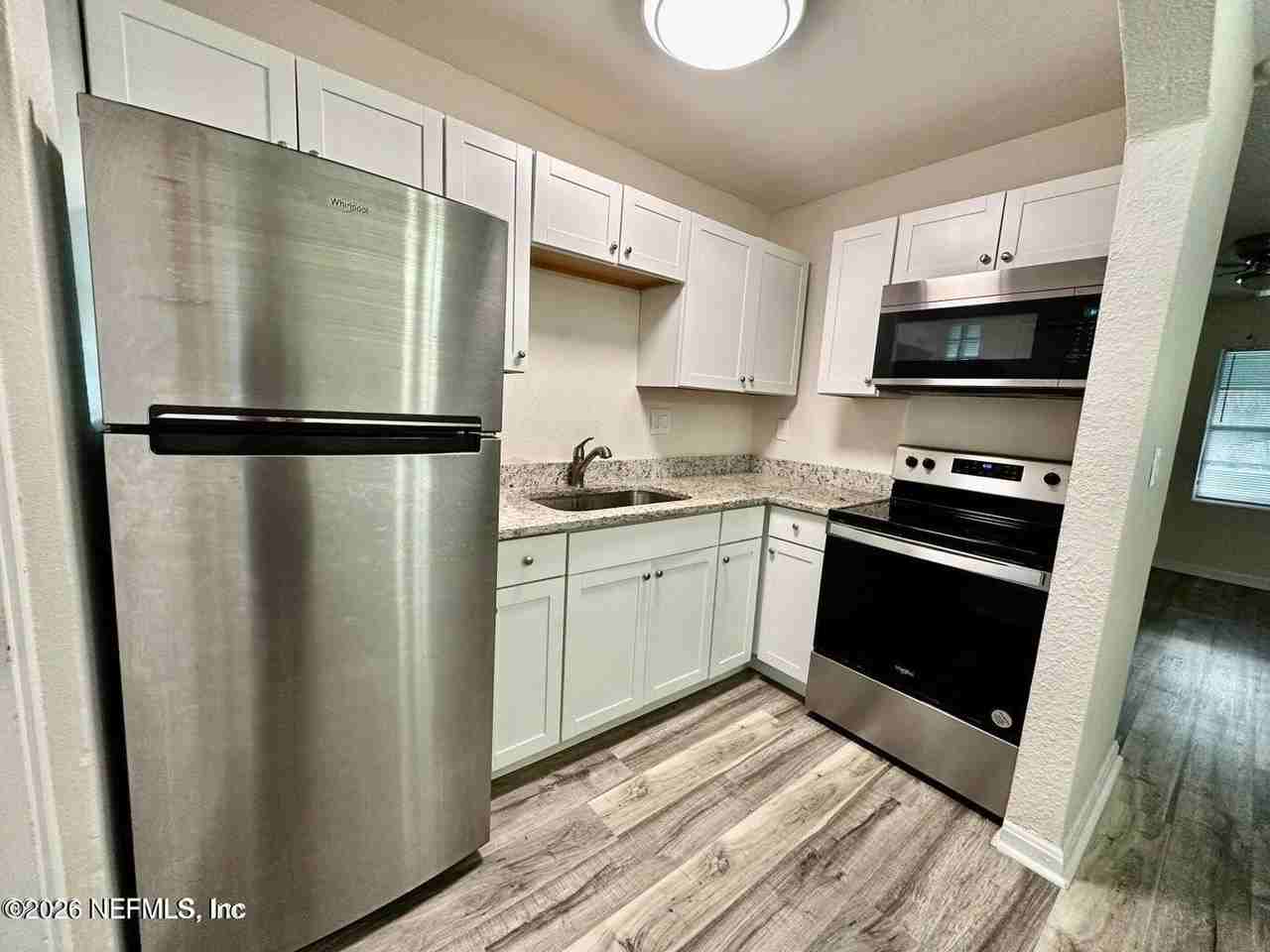93 Lewis St - Photo 6 of 11