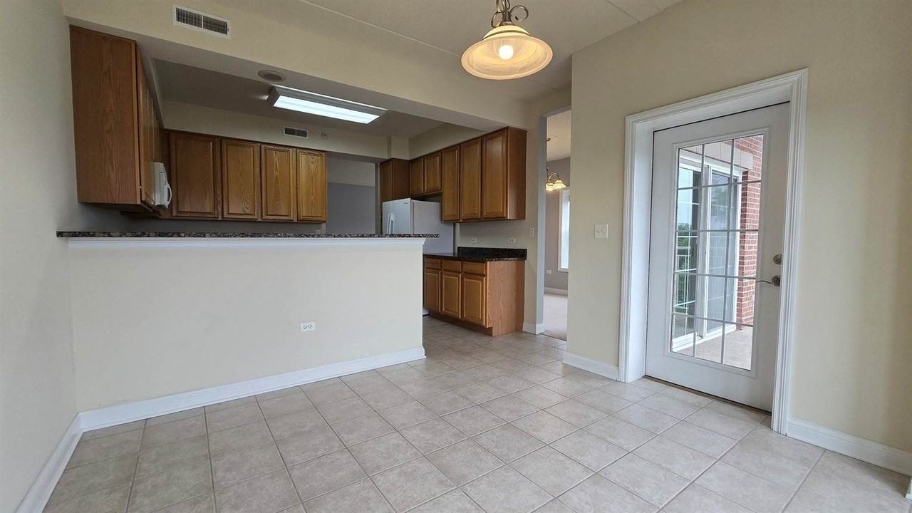 101 Pointe Dr - Photo 3 of 18