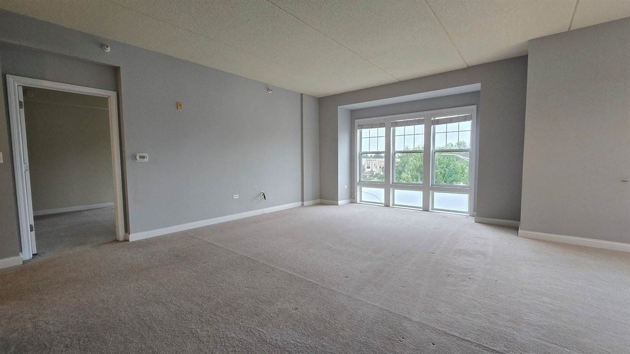 101 Pointe Dr - Photo 5 of 18