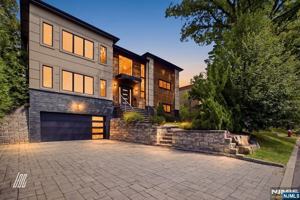 featured image of 71 Dillingham Pl