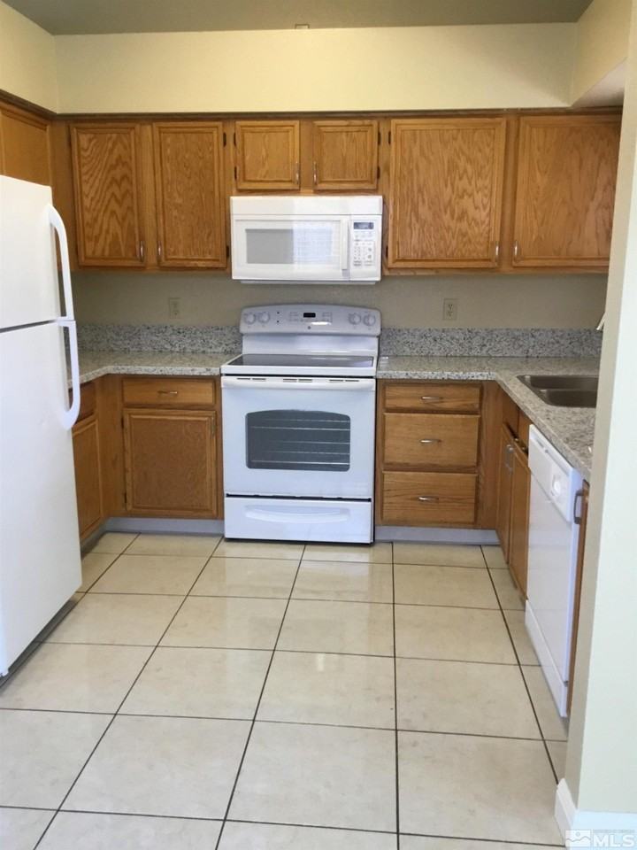 6950 Forsythia Way - Photo 4 of 8