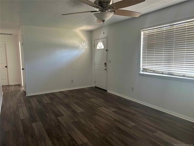 1305 E Shawnee St - Photo 2 of 12
