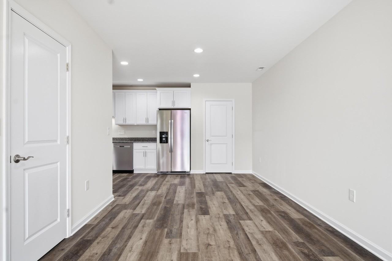 425 N Washington Ave - Photo 6 of 24