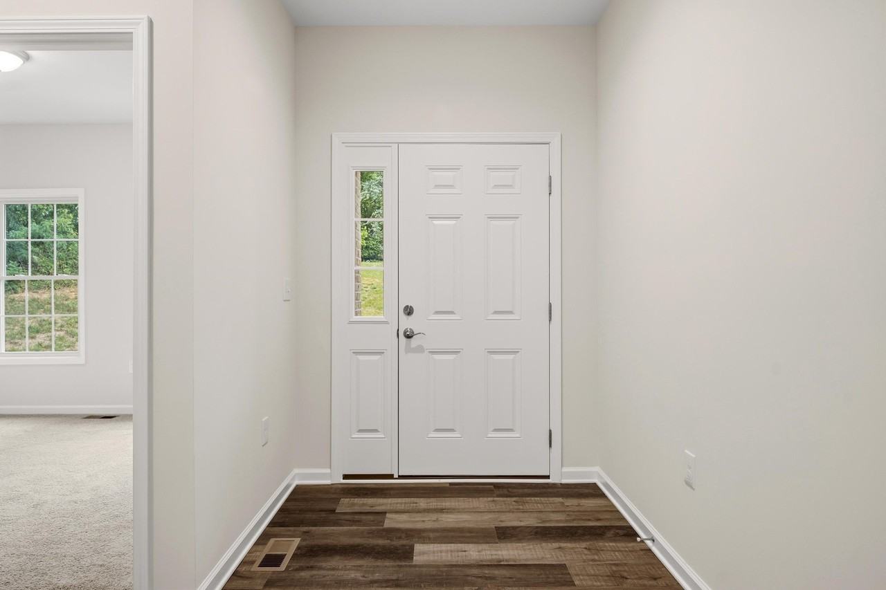 5594 Old Grove Ln - Photo 3 of 28