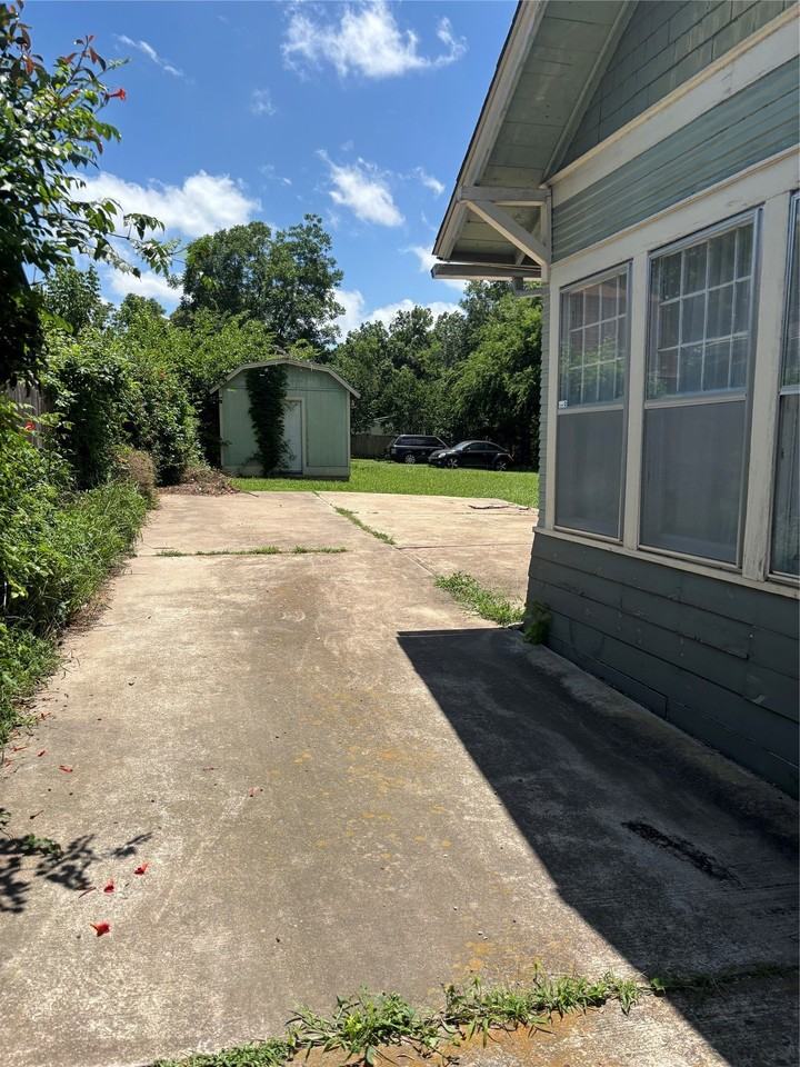 311 W Sam Rayburn Dr - Photo 2 of 29