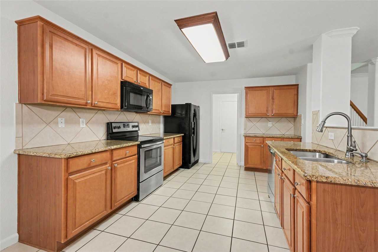 7429 Sienna Ridge Ln - Photo 7 of 23