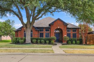 906 Homestead Trl - Photo 1 of 1