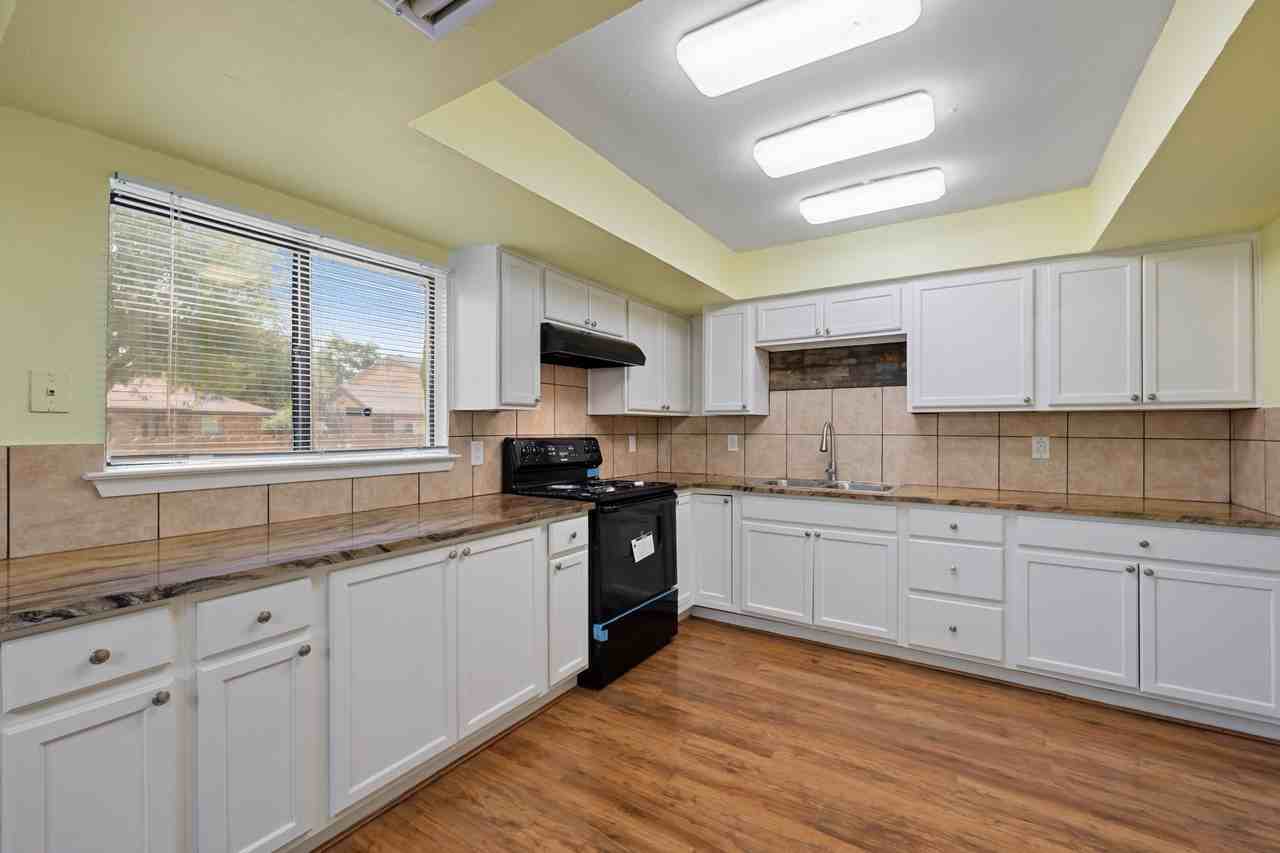 7418 Boisenberry Ln - Photo 6 of 26