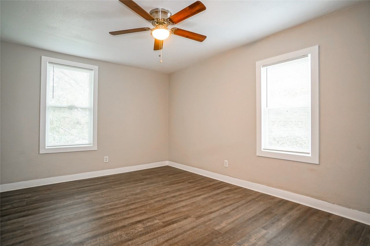 326 W Sears St #202 - Photo 2 of 12