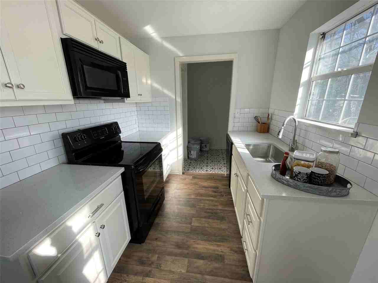 812 Sundance Dr - Photo 2 of 13