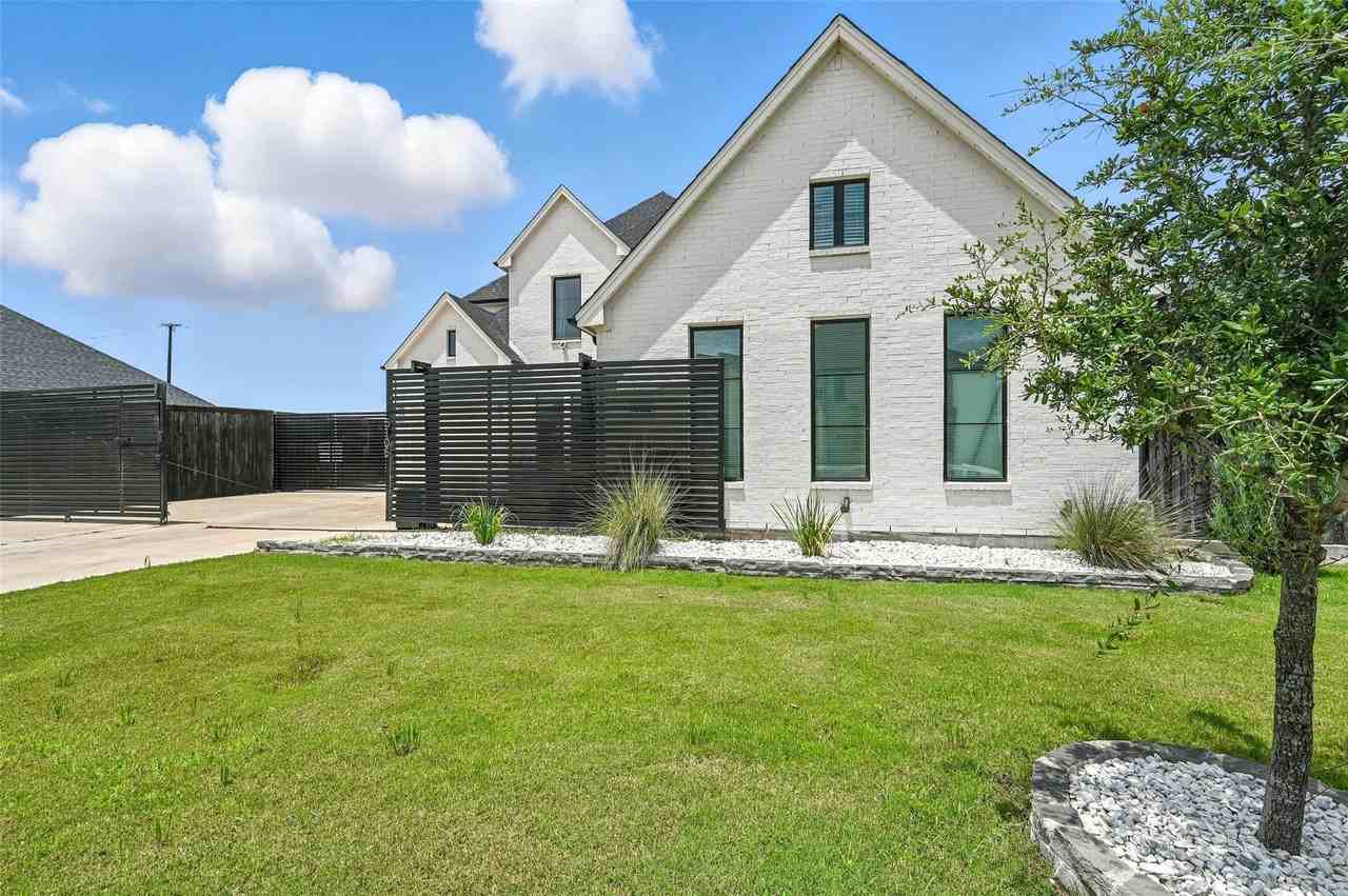 5105 Havana Dr - Photo 2 of 35
