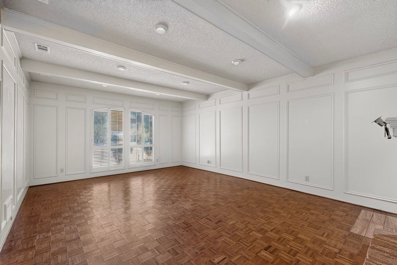 1606 Treehouse Ln - Photo 7 of 37