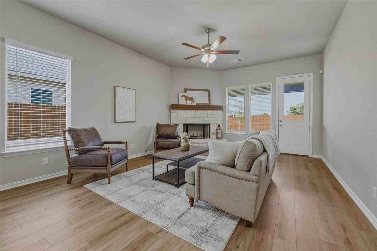 1229 Sabine River Ln - Photo 7 of 35