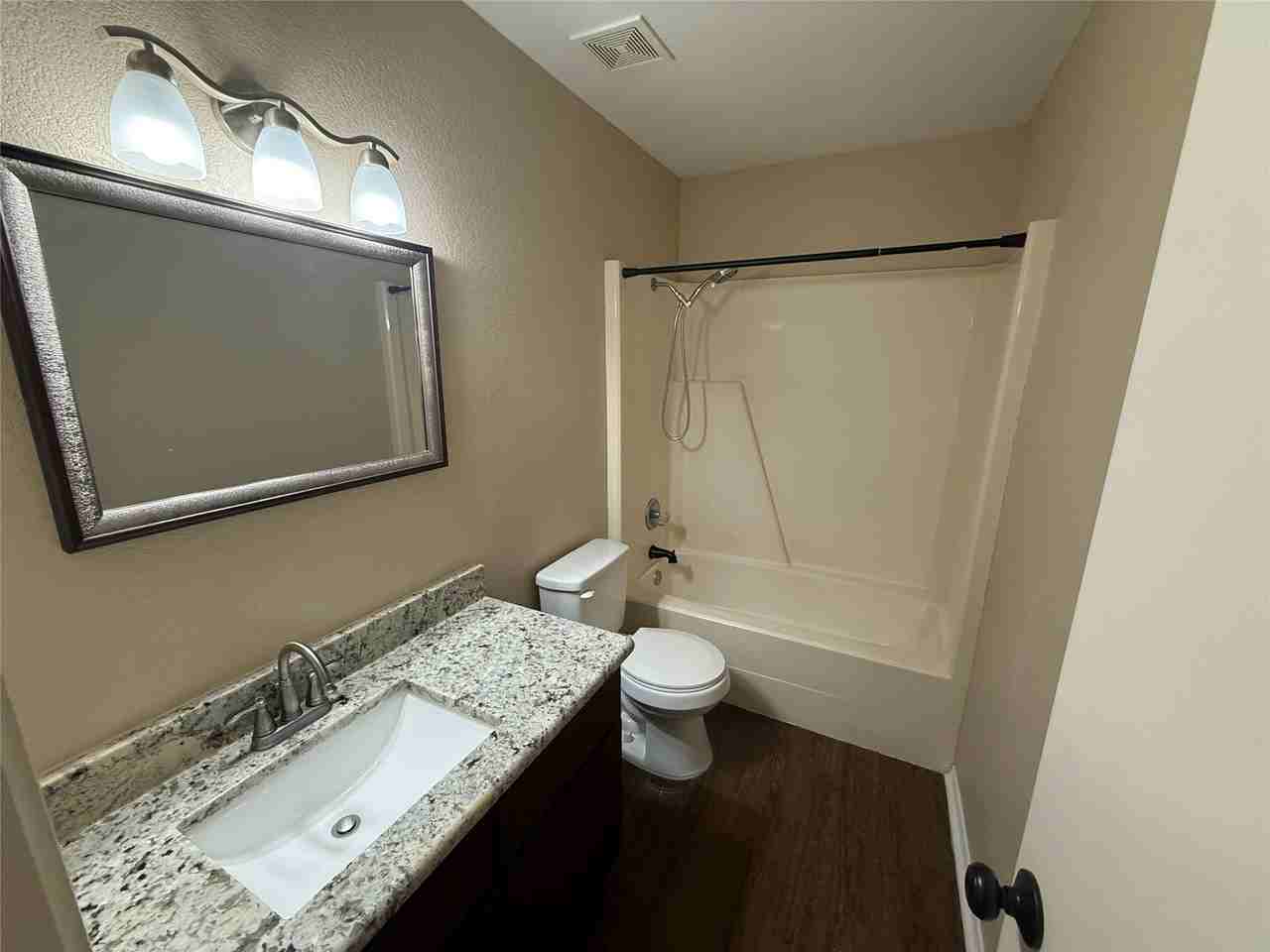 101 Donna St - Photo 7 of 13