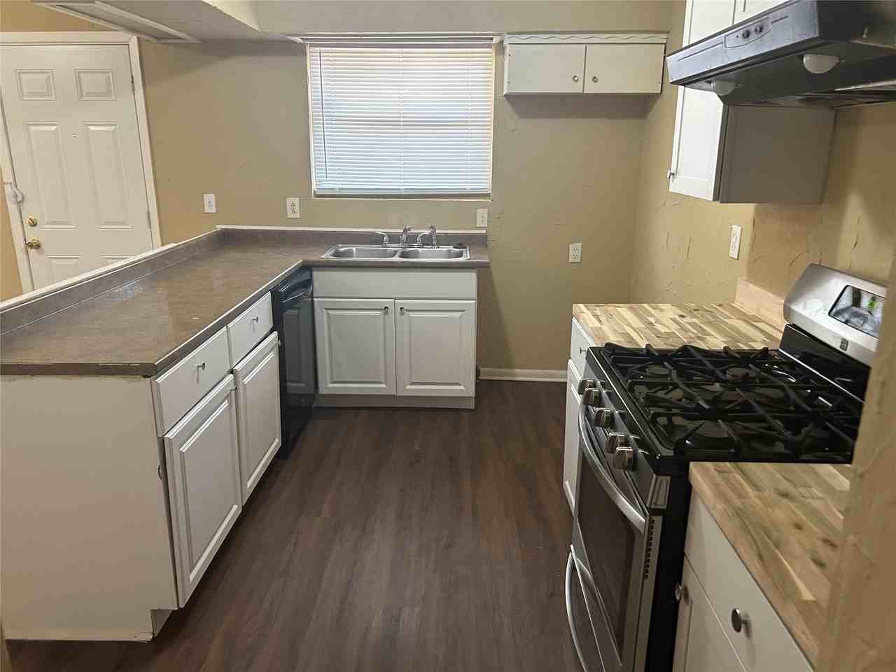705 Lawson Dr - Photo 4 of 11