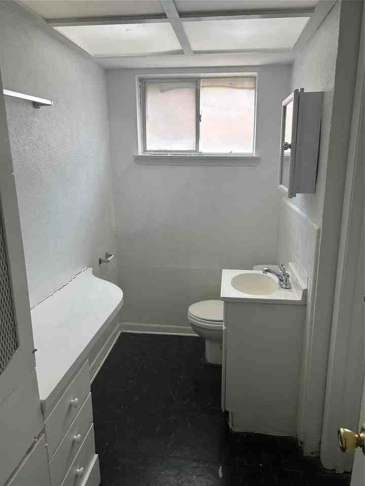 705 Lawson Dr - Photo 7 of 11