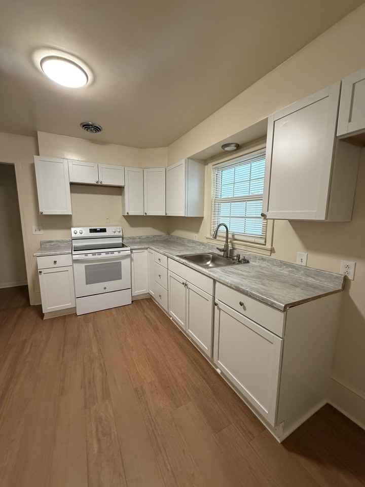 1221 Taney Ave #1 - Photo 5 of 18