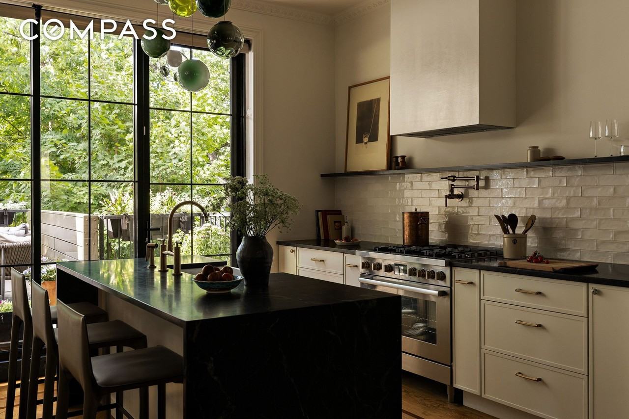 601 Madison St #TH - Photo 6 of 23