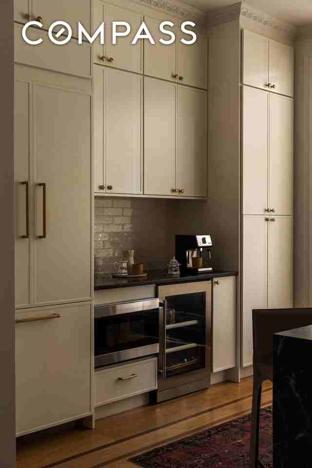 601 Madison St #TH - Photo 7 of 23