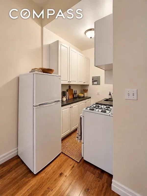 1102 Dean St #3 - Photo 3 of 4