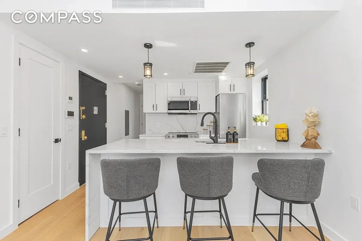 2108 31st Ave #2R - Photo 7 of 17