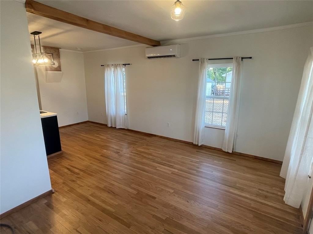 311 S 11th St - Photo 4 of 10