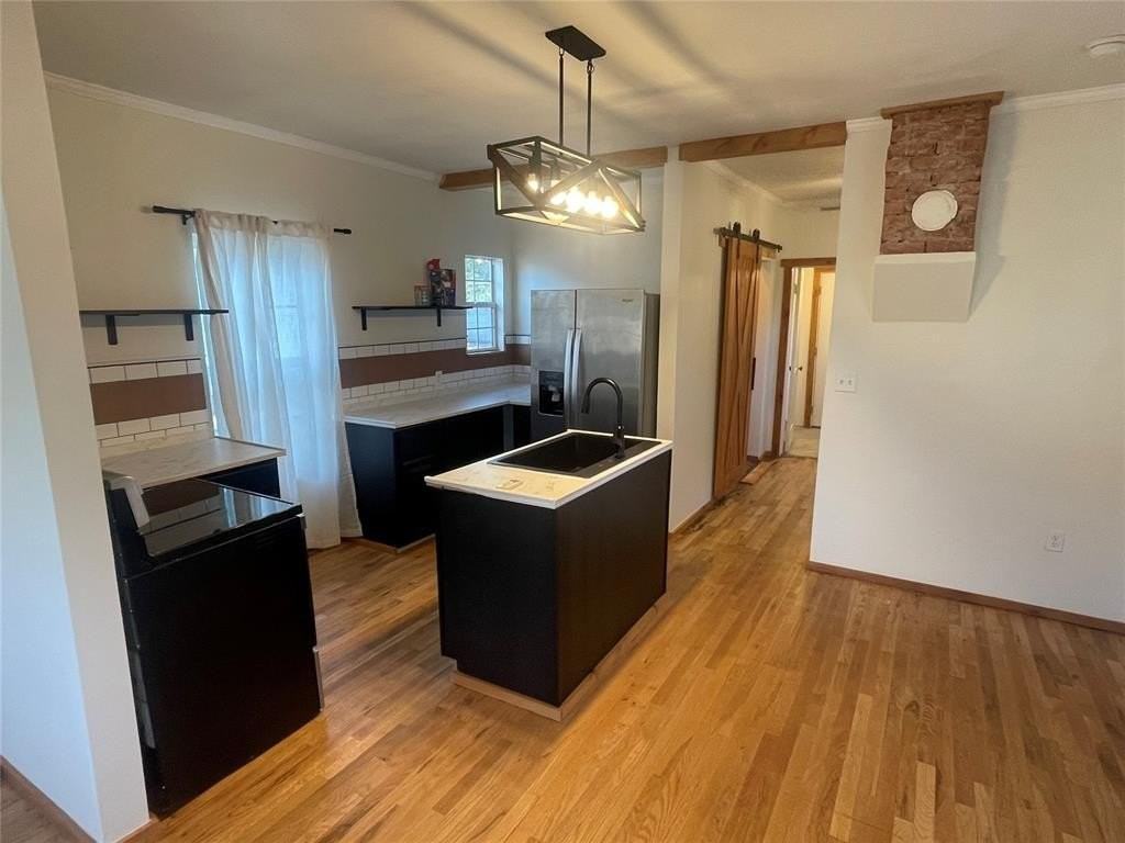 311 S 11th St - Photo 5 of 10