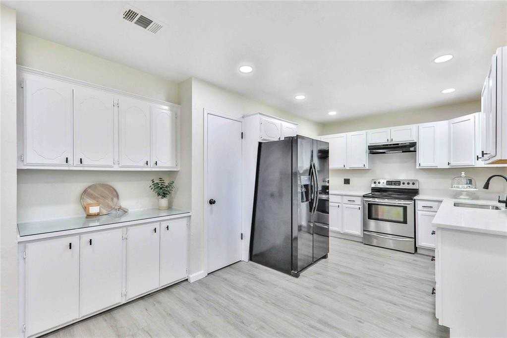 512 N Morgan Dr - Photo 3 of 40