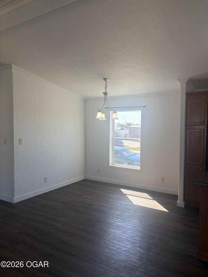 2331 S Joplin Ave - Photo 4 of 12
