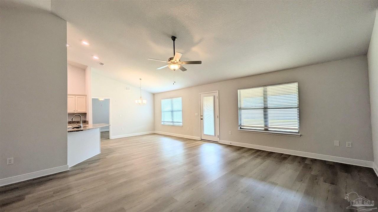 5669 Old Stone Blvd - Photo 4 of 28