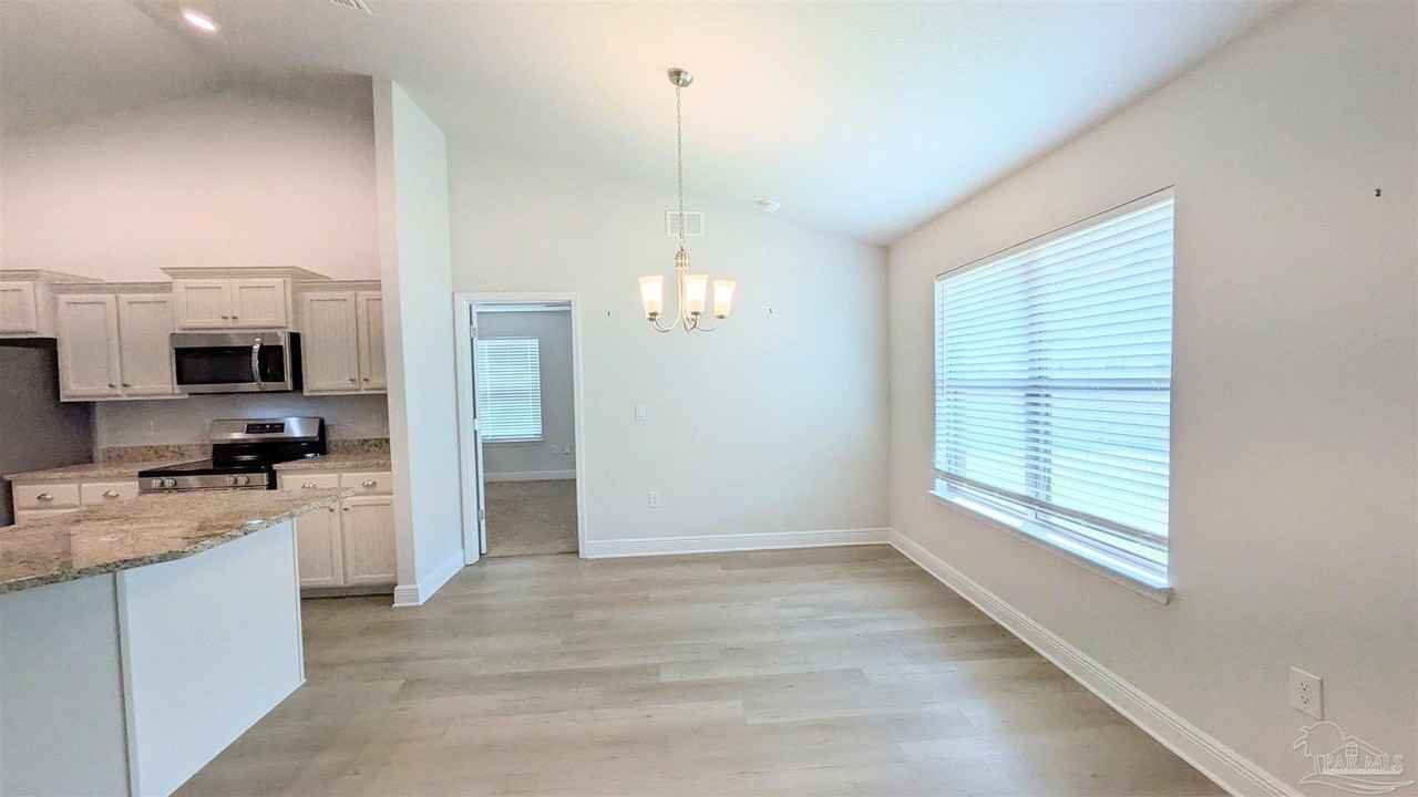 5669 Old Stone Blvd - Photo 6 of 28