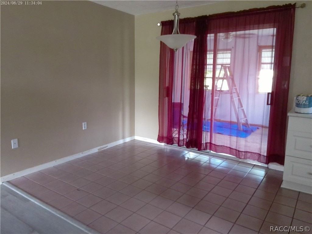 210 S Barbour St - Photo 5 of 15