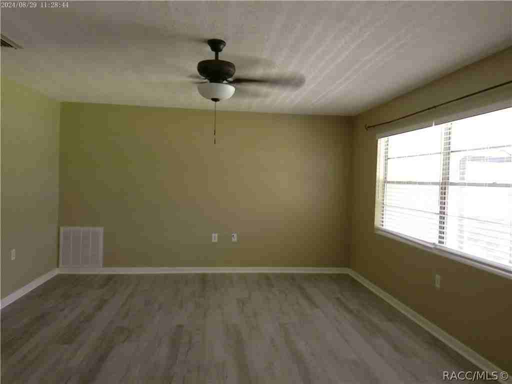 210 S Barbour St - Photo 6 of 15