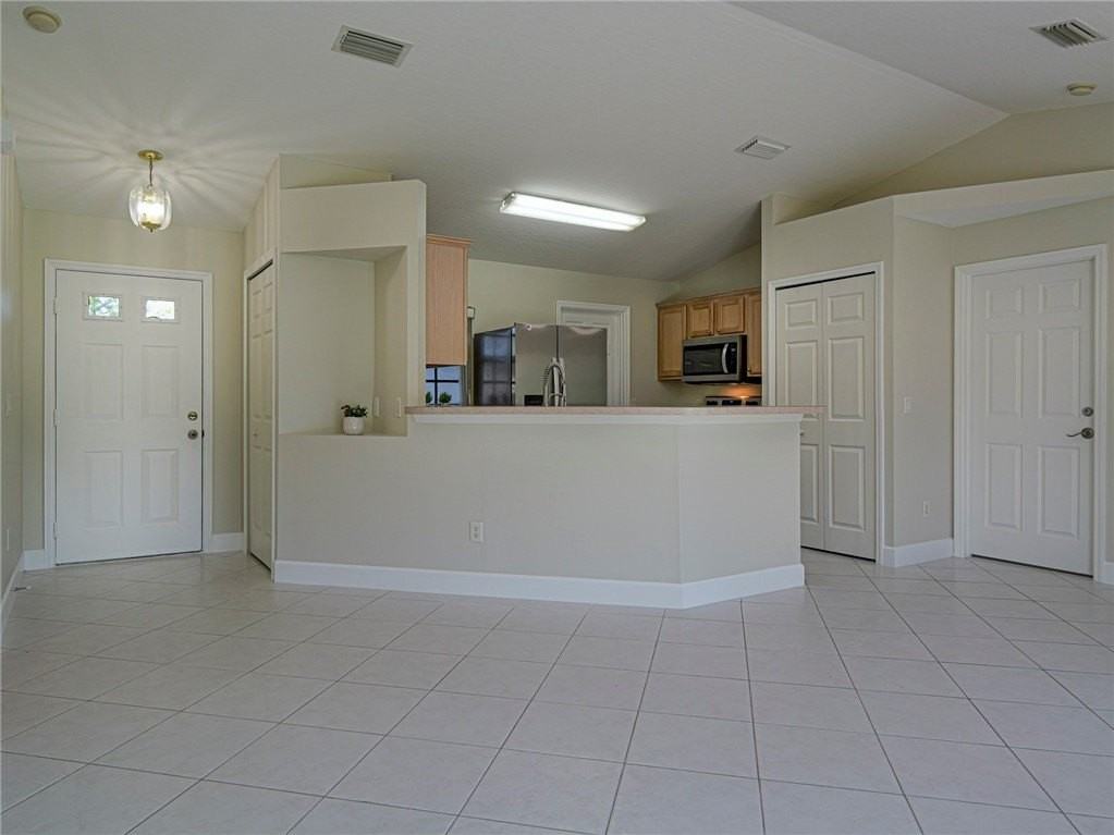 745 18th St Sw - Photo 5 of 28