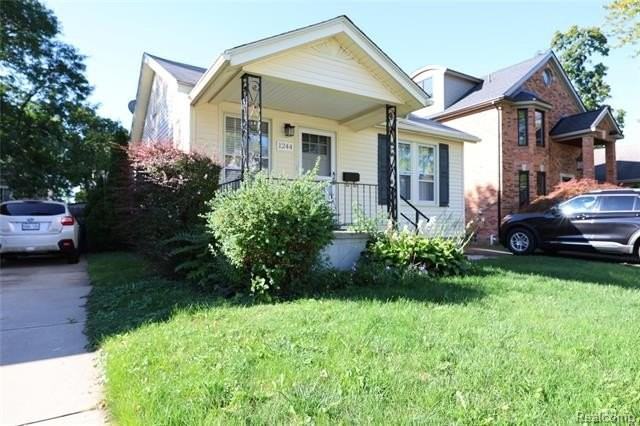 1244 Holland St - Photo 2 of 23