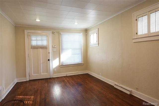 1244 Holland St - Photo 6 of 23