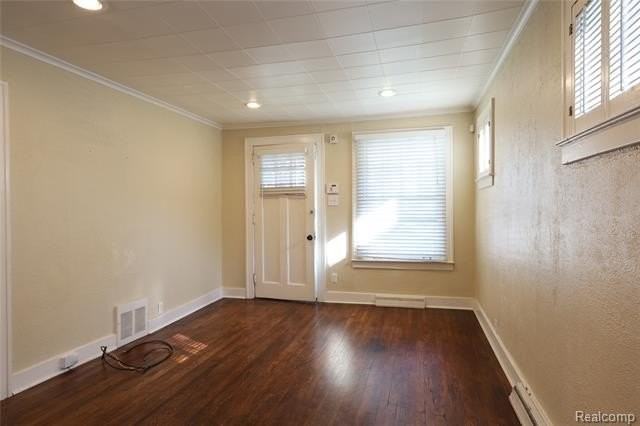 1244 Holland St - Photo 7 of 23