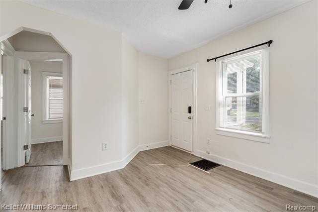 3191 Harris St - Photo 7 of 31
