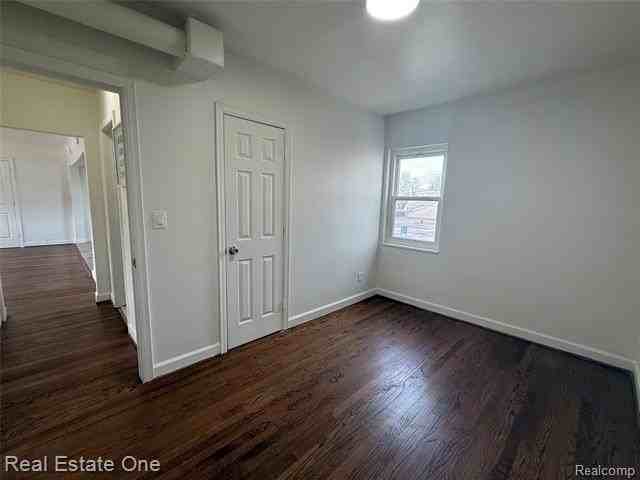 24720 Michigan Ave - Photo 4 of 11