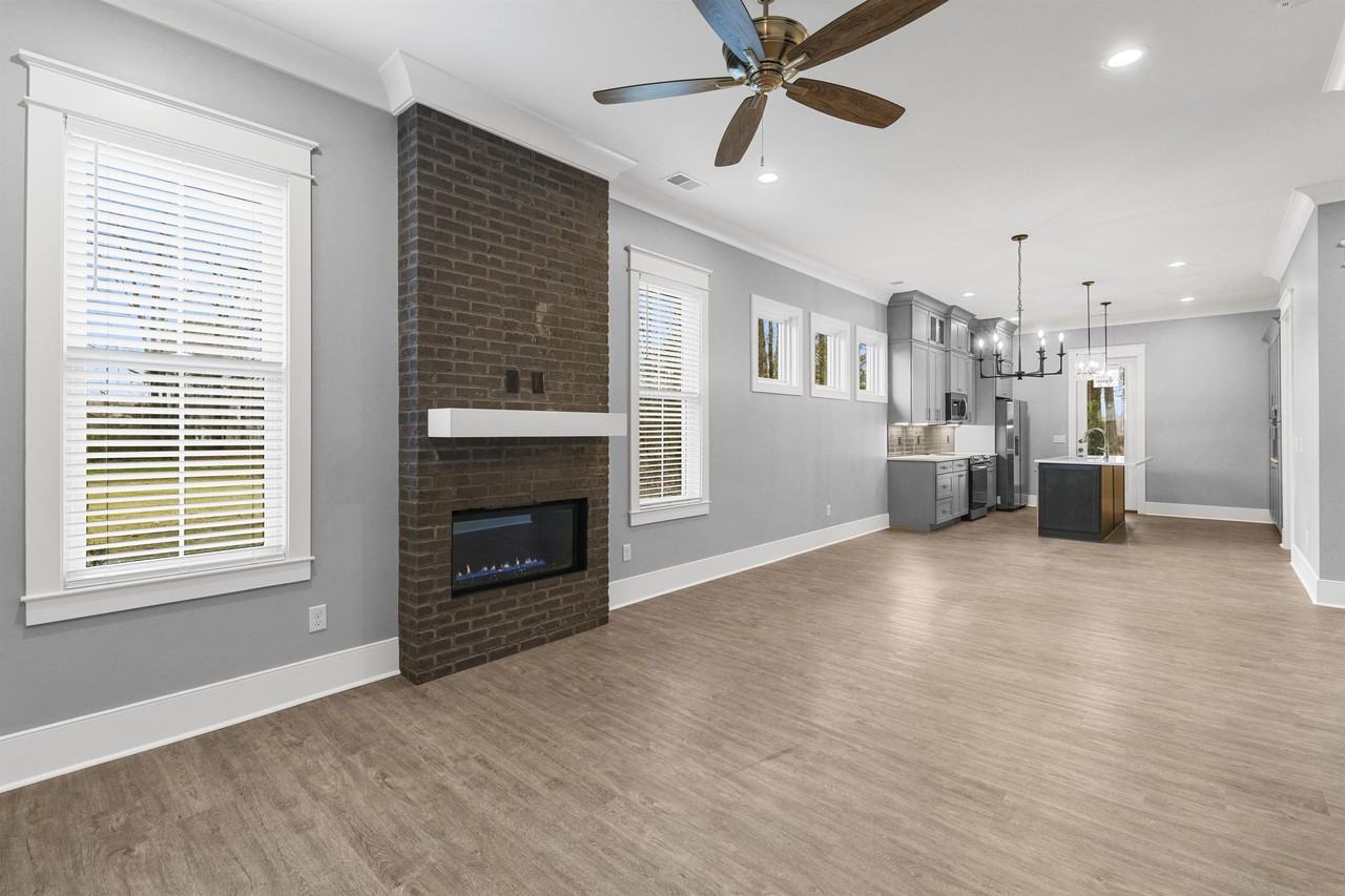 1713 Double Oak Trl #1 - Photo 3 of 36