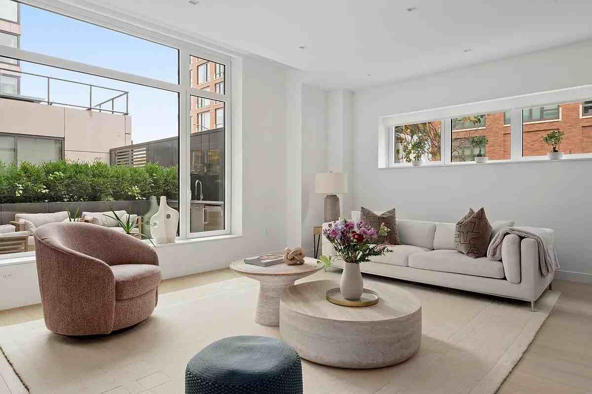 450 Washington St - Photo 3 of 10