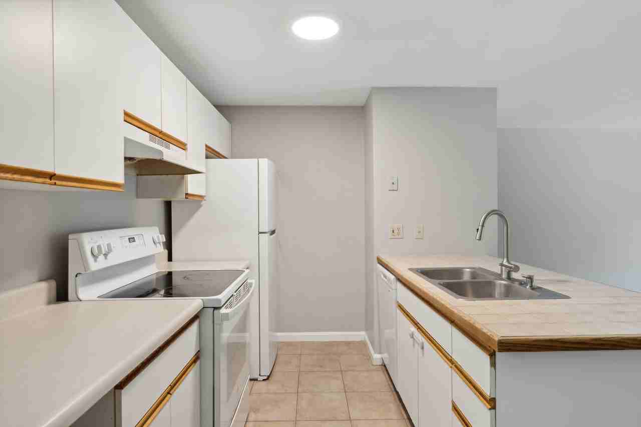 14 Rose Terrace Cir #14RTC - Photo 7 of 18