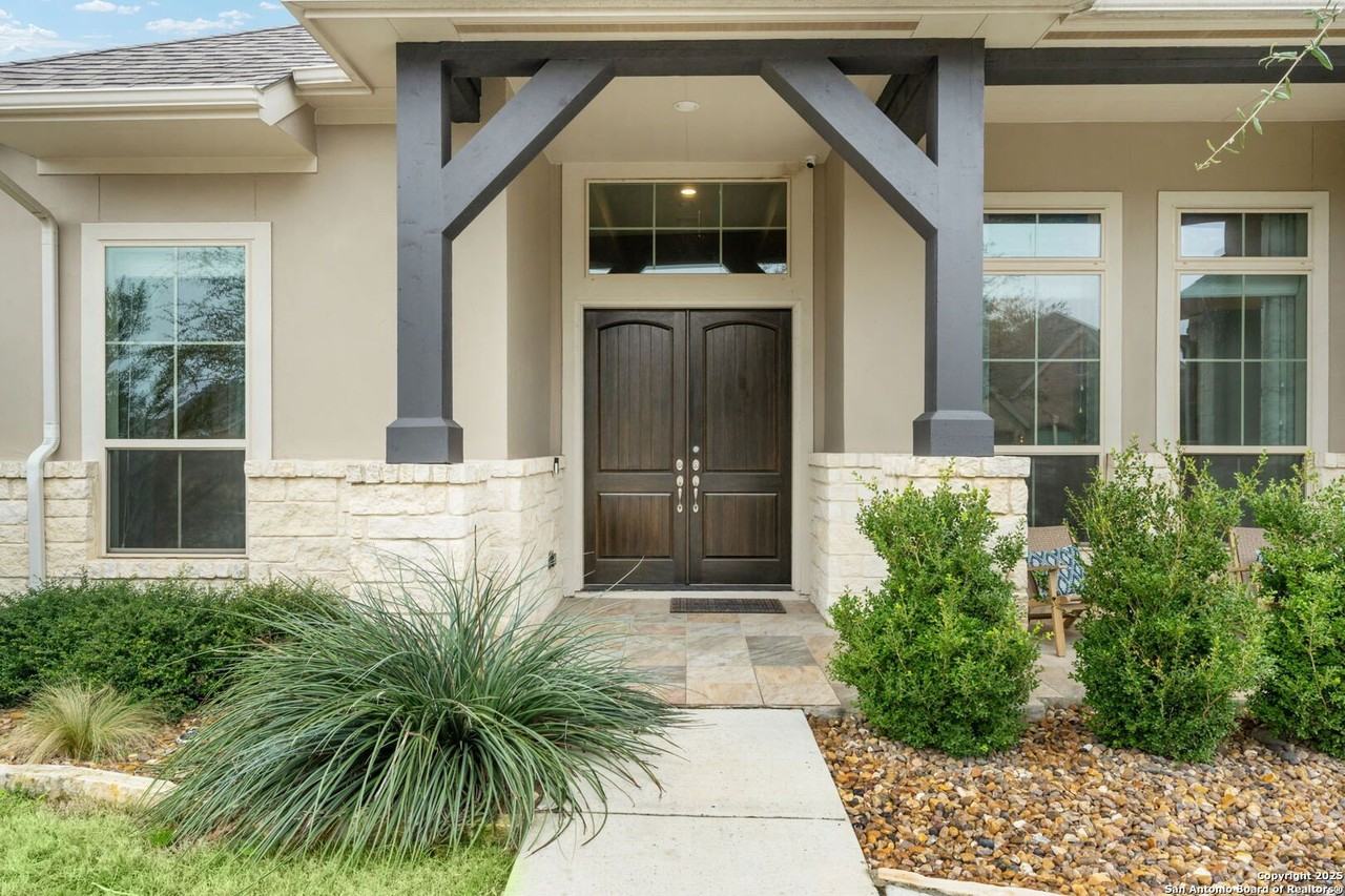 7938 Cibolo Vw - Photo 3 of 37